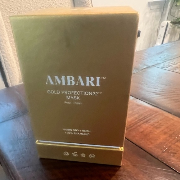 AMBARI Other - NWOT/ Ambari Gold Profection22™ Mask